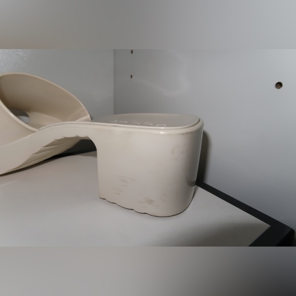 Authentic Gucci Rubber Platform Sandals - Picture 7 of 13